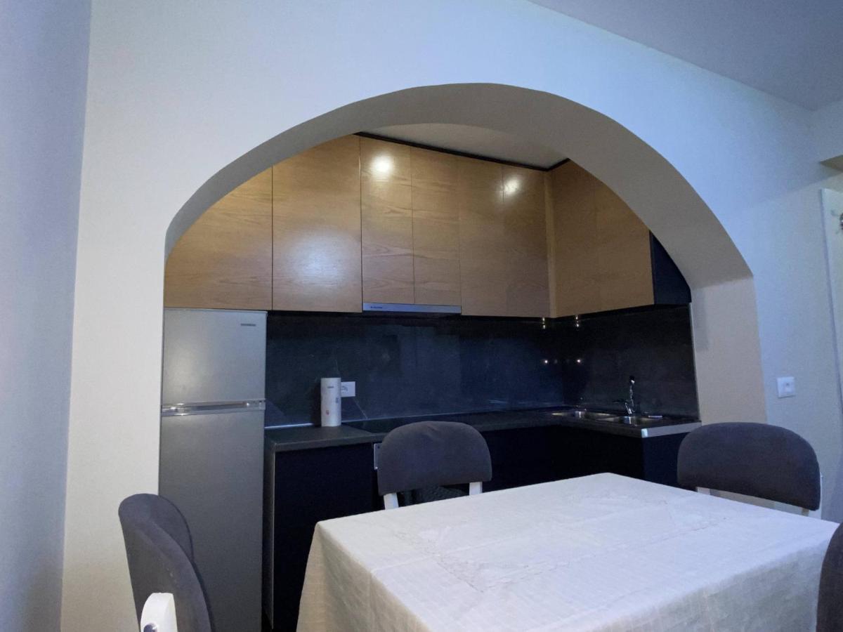 Komatas Modern Apartments In Bllok Area Tiranë Luaran gambar